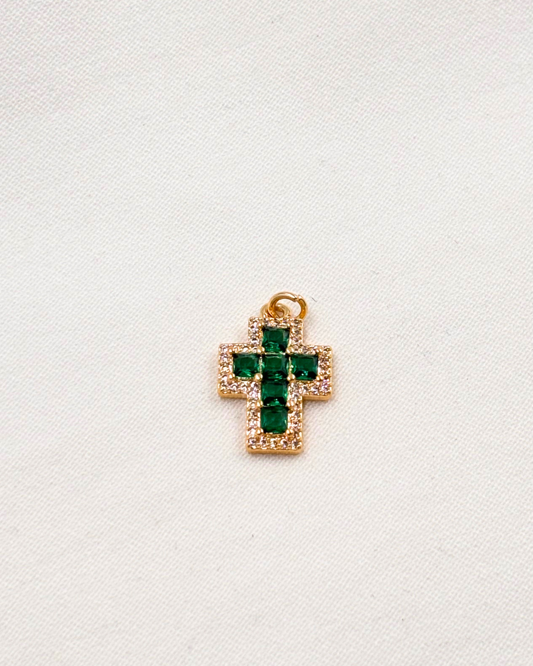 Dije Cruz Circonias Verdes - Oro Laminado