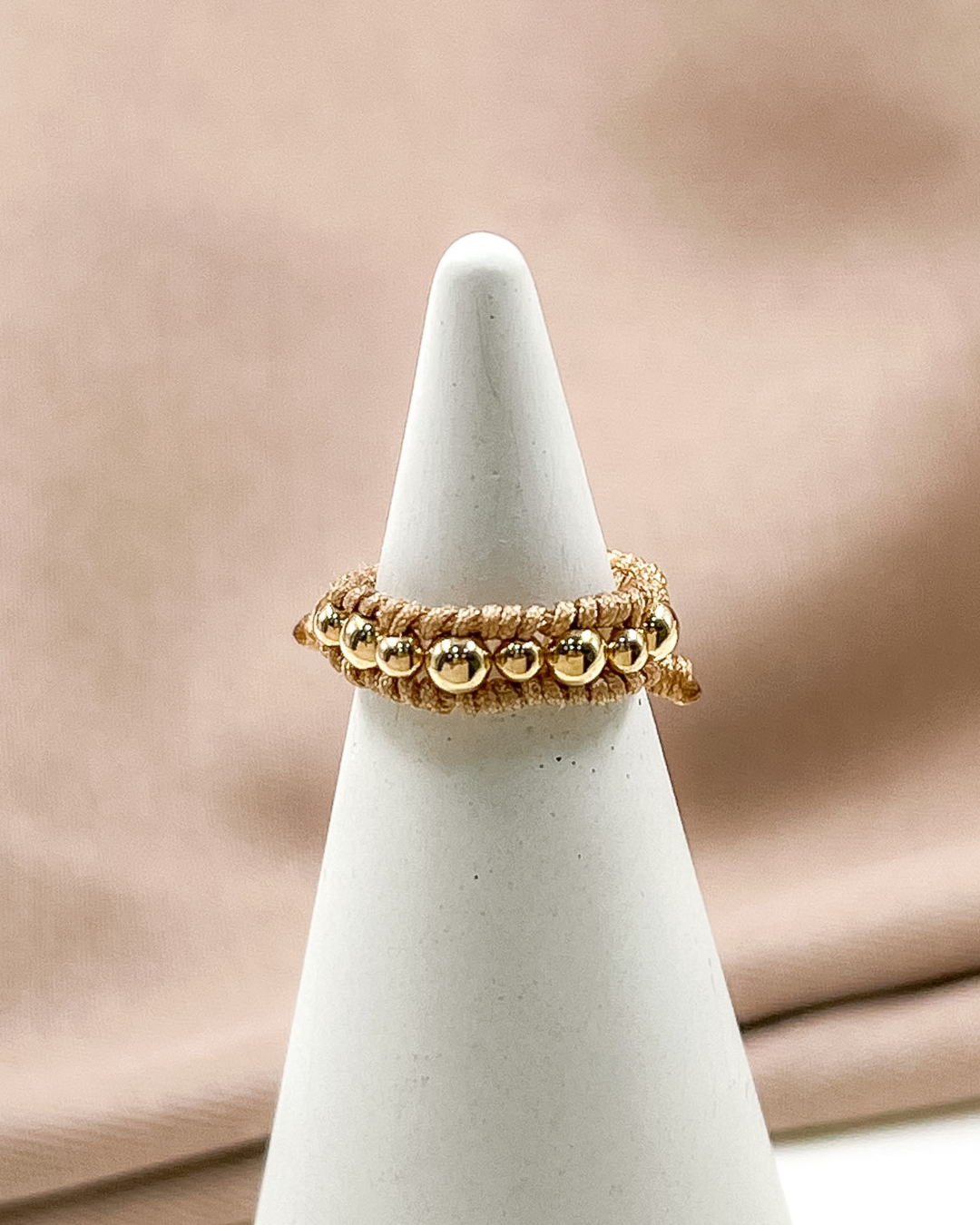 Anillo Tejido Macramé Enmarcado con Balín Intercalado - AN7