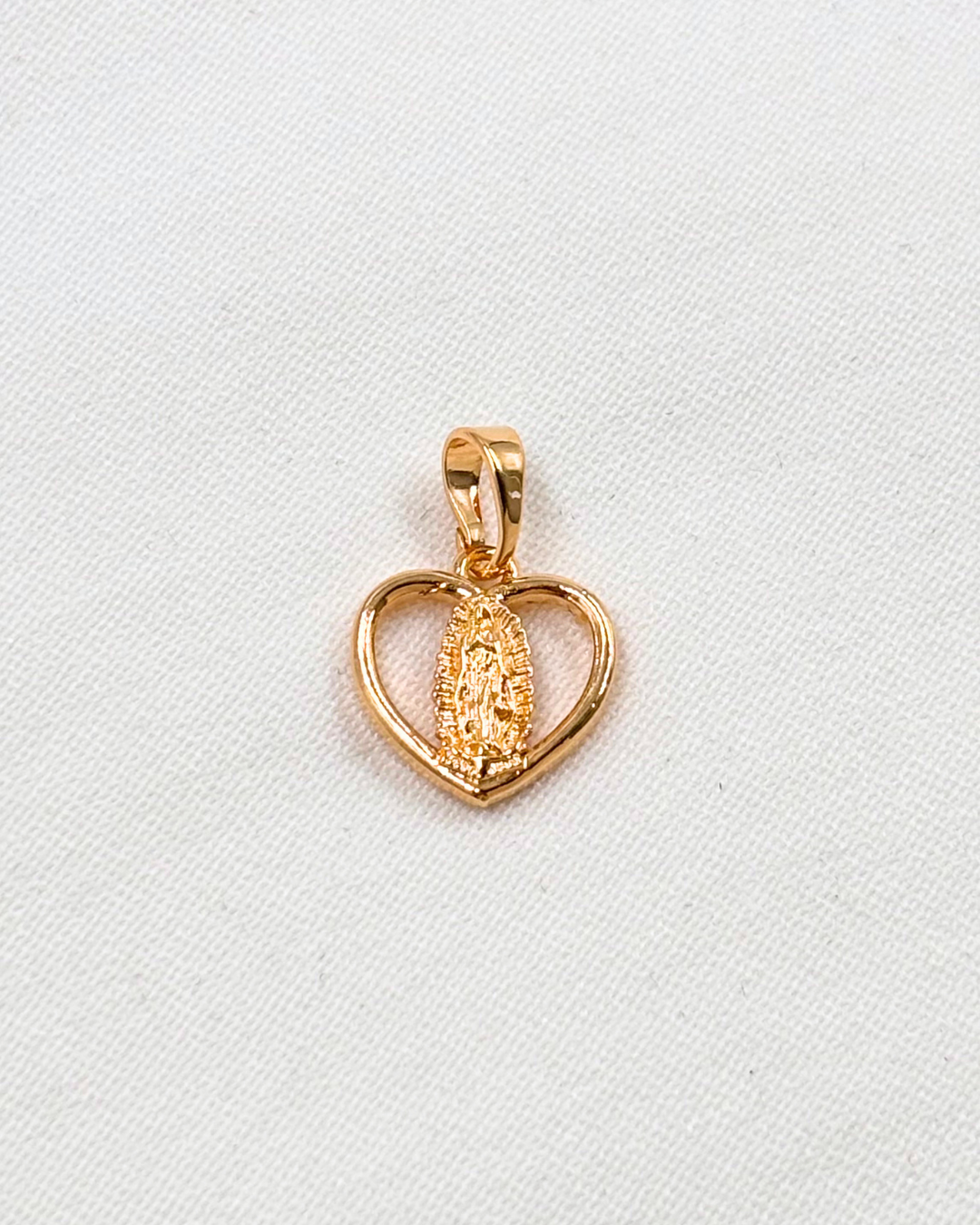 Dije Corazón Calado Virgen Guadalupe - Oro Laminado