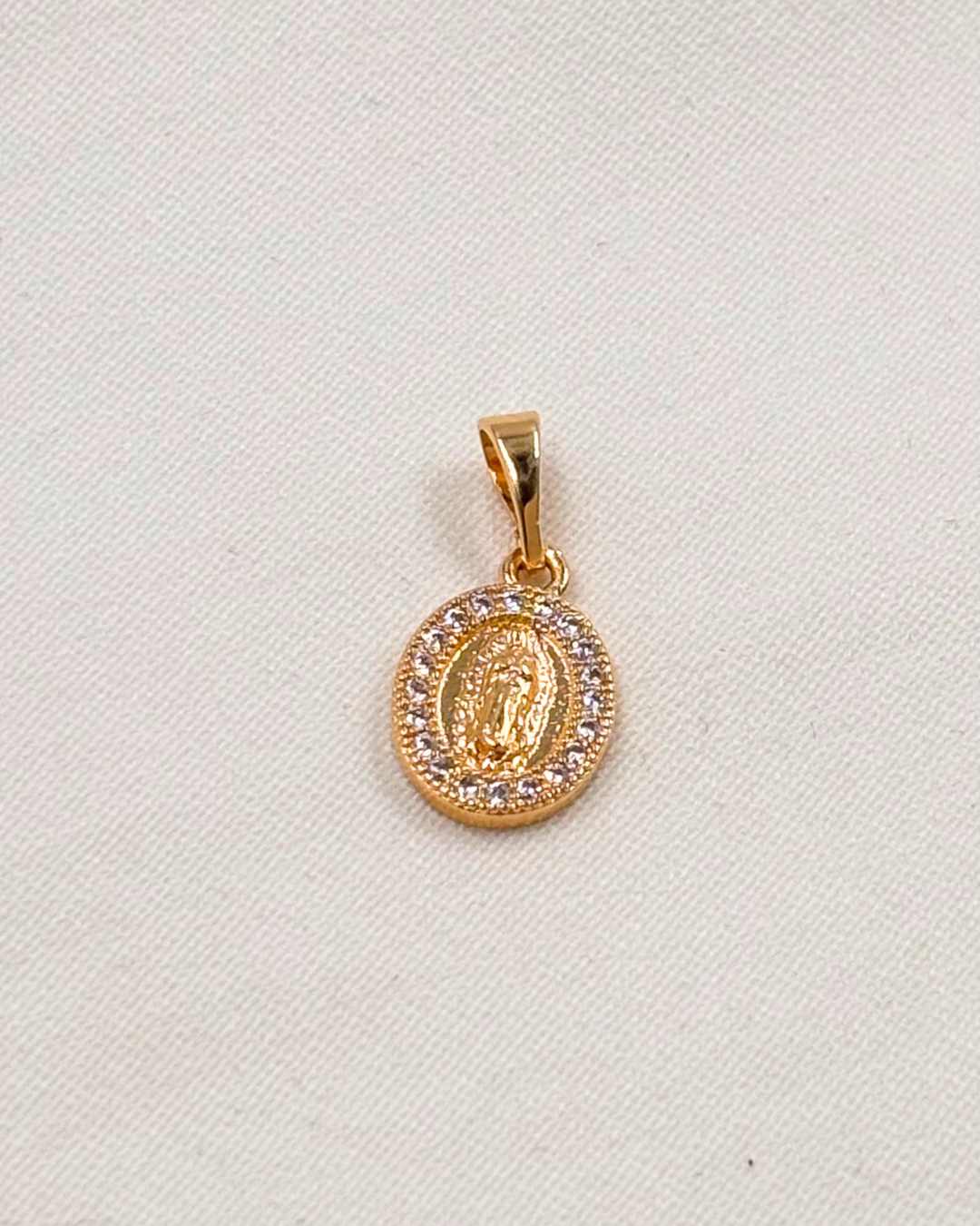 Dije Medalla Guadalupe Ovalada Bail Liso - Oro Laminado