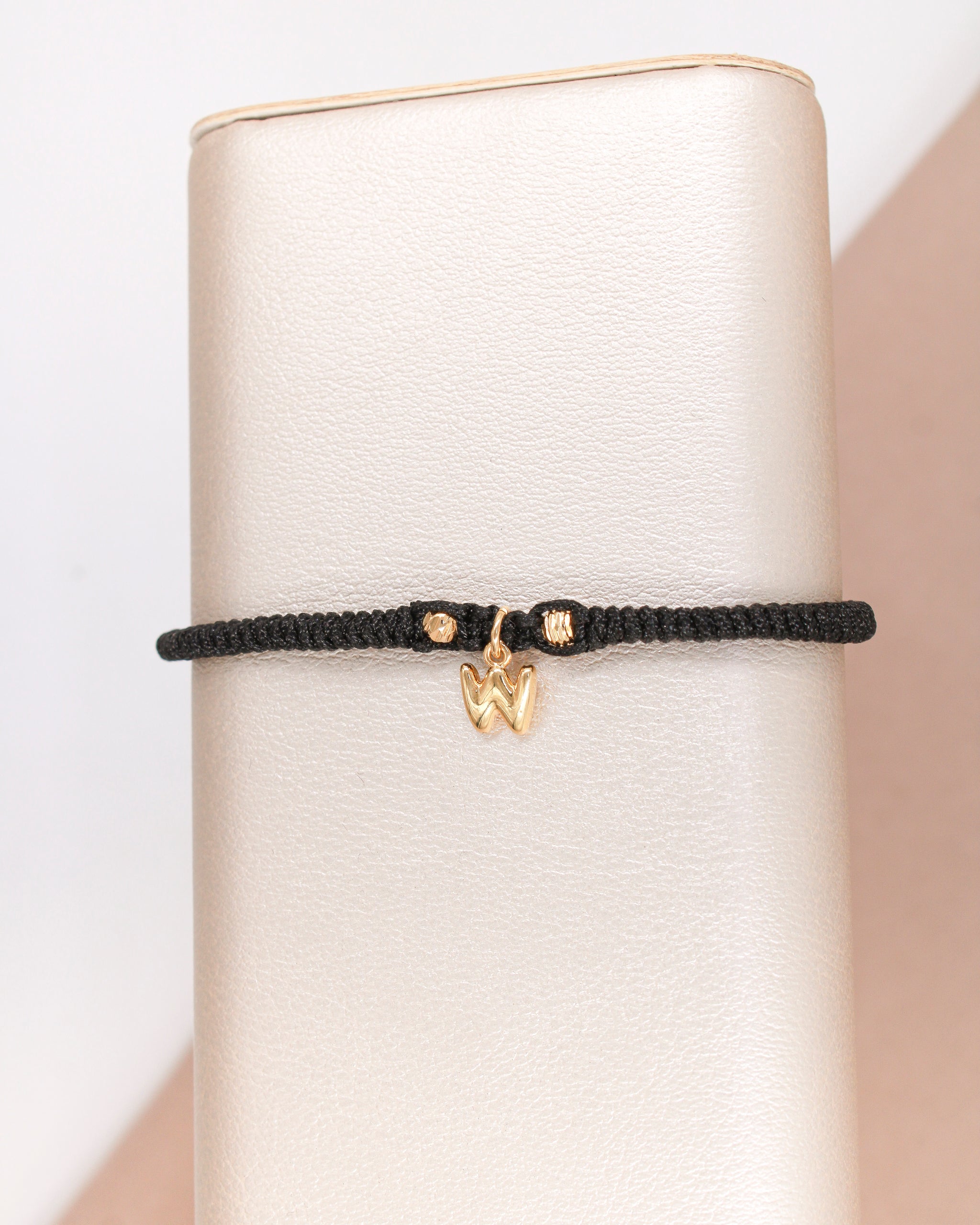 Pulsera Tejida con Inicial Personalizada – PUL22