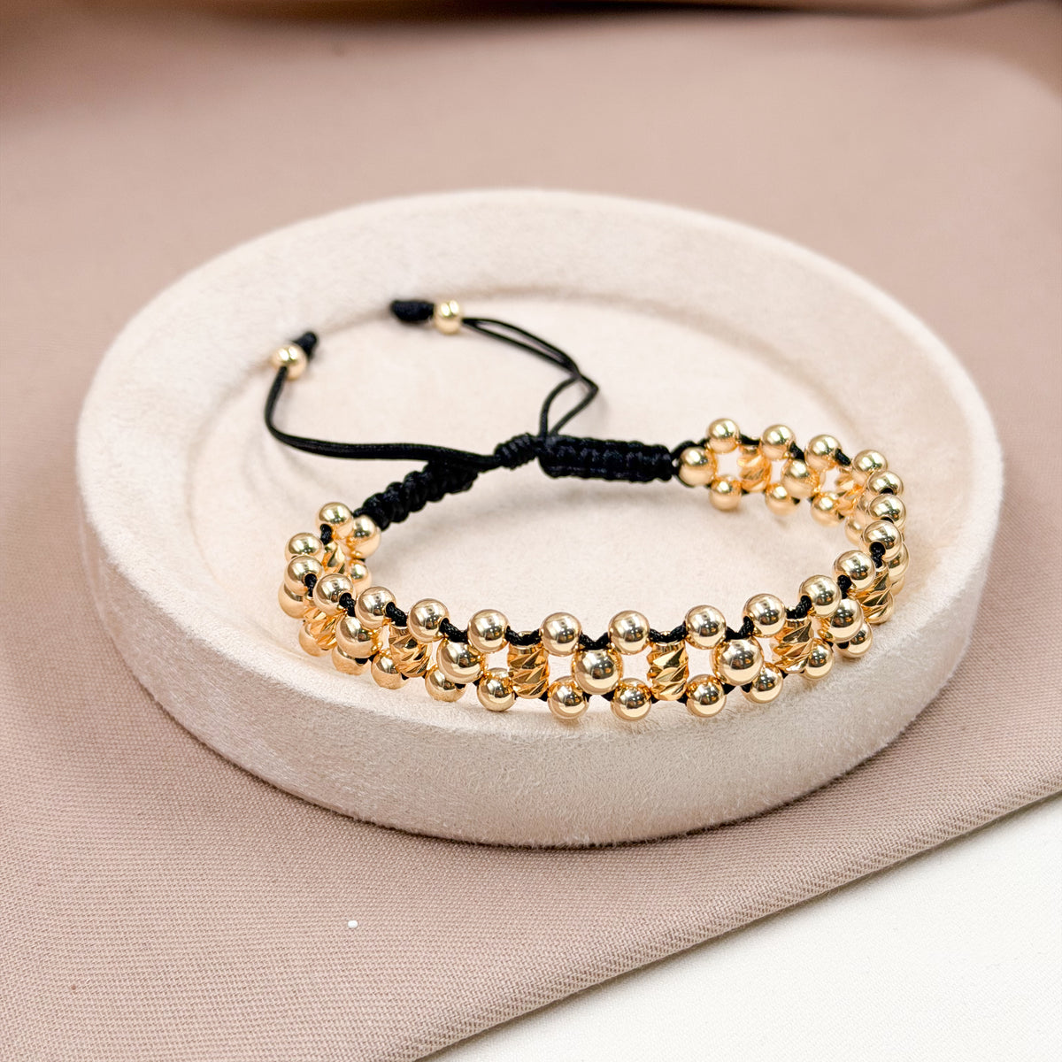 Pulsera Exclusiva de Tres Carriles con Barriles Diamantados