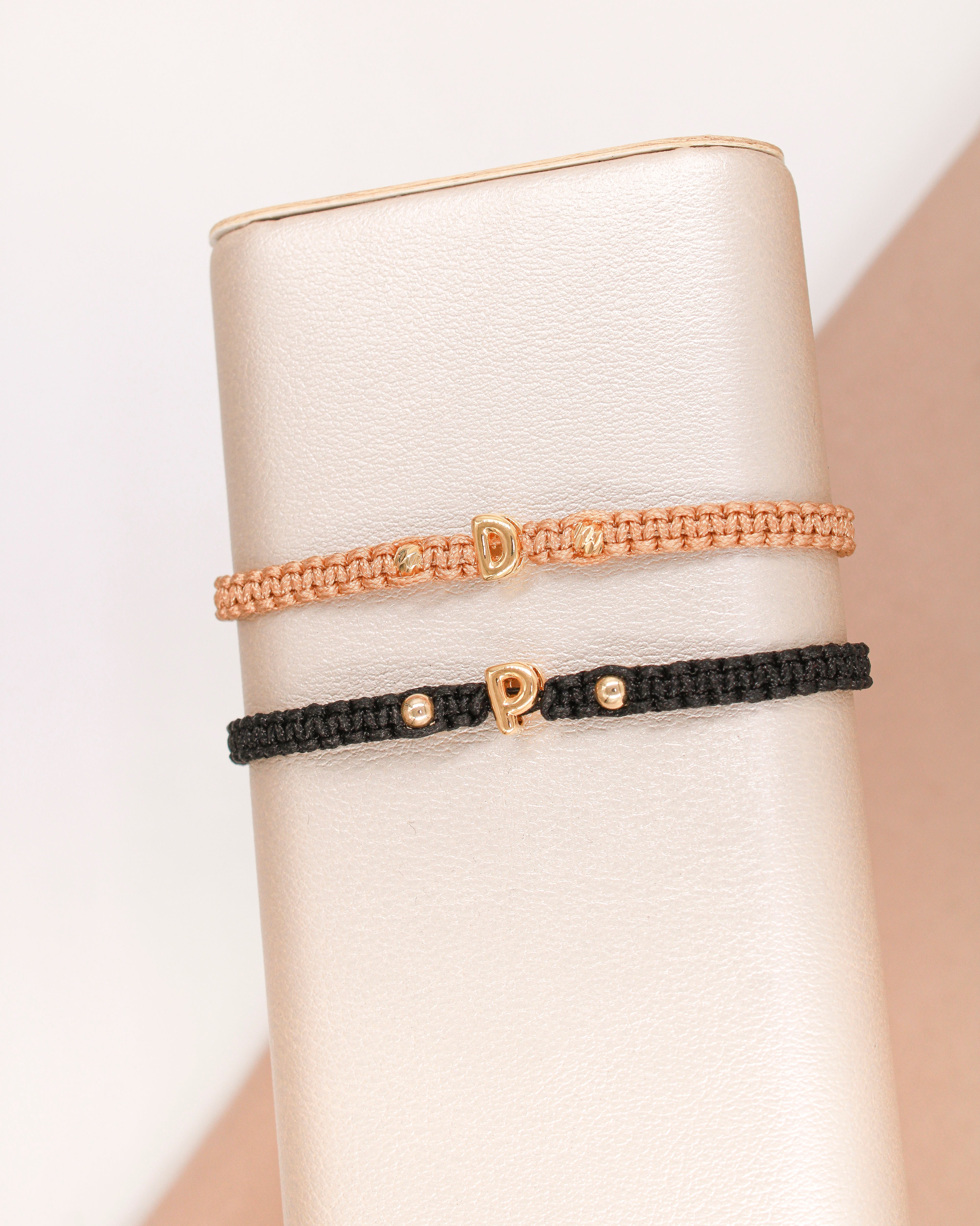 Pulsera Tejida con Inicial Personalizada – PUL22
