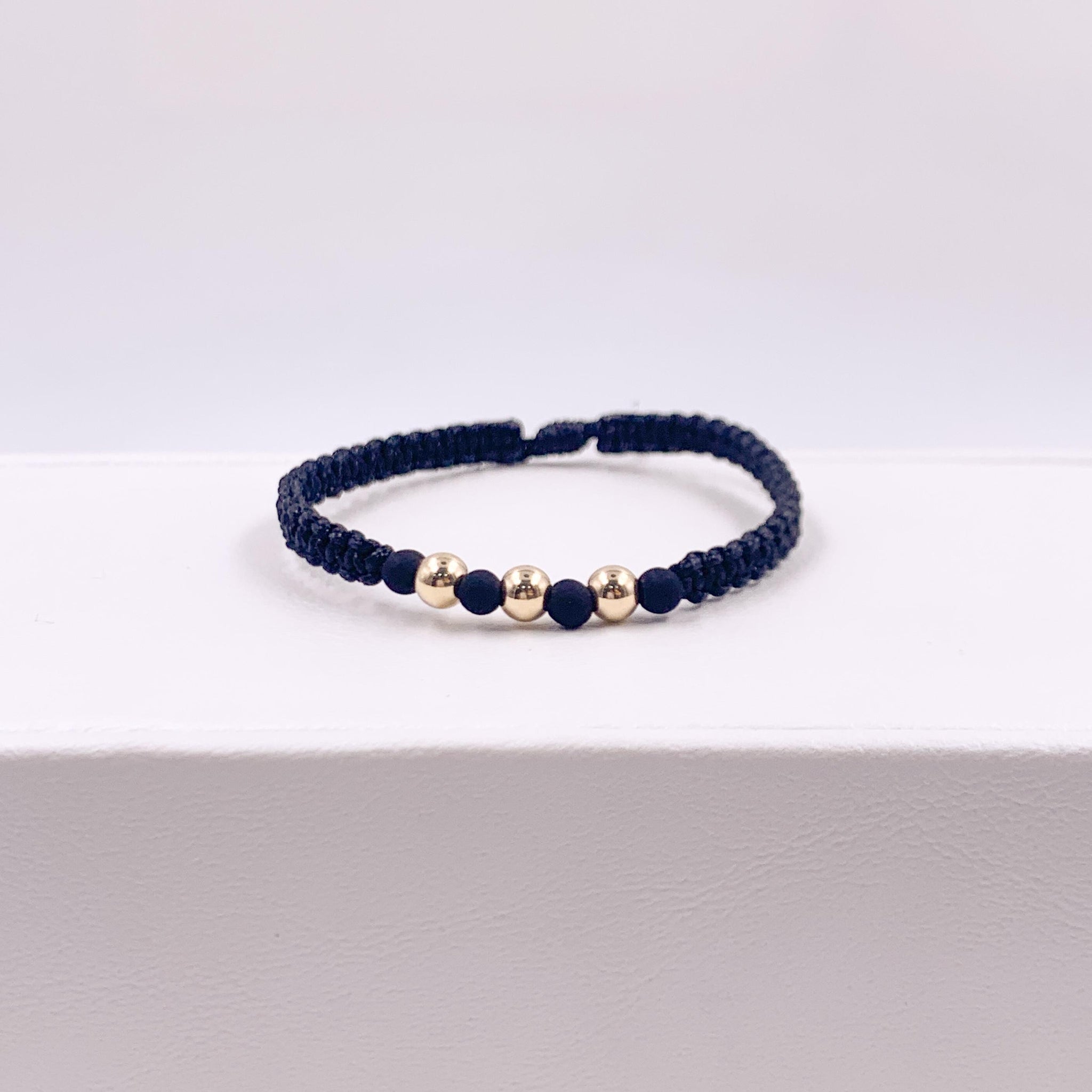 Pulsera Tejida en Macramé – PUL3