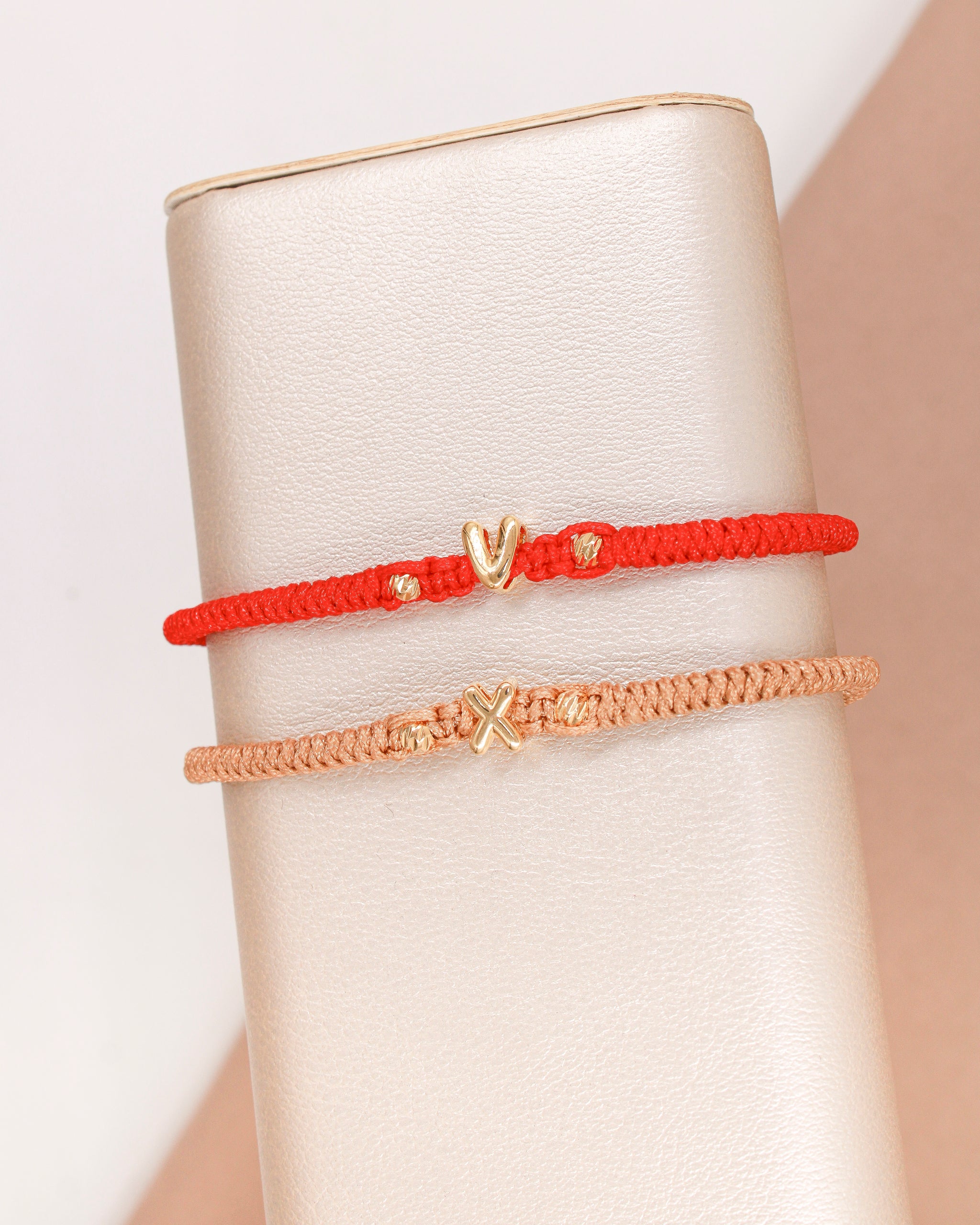 Pulsera Tejida con Inicial Personalizada – PUL22