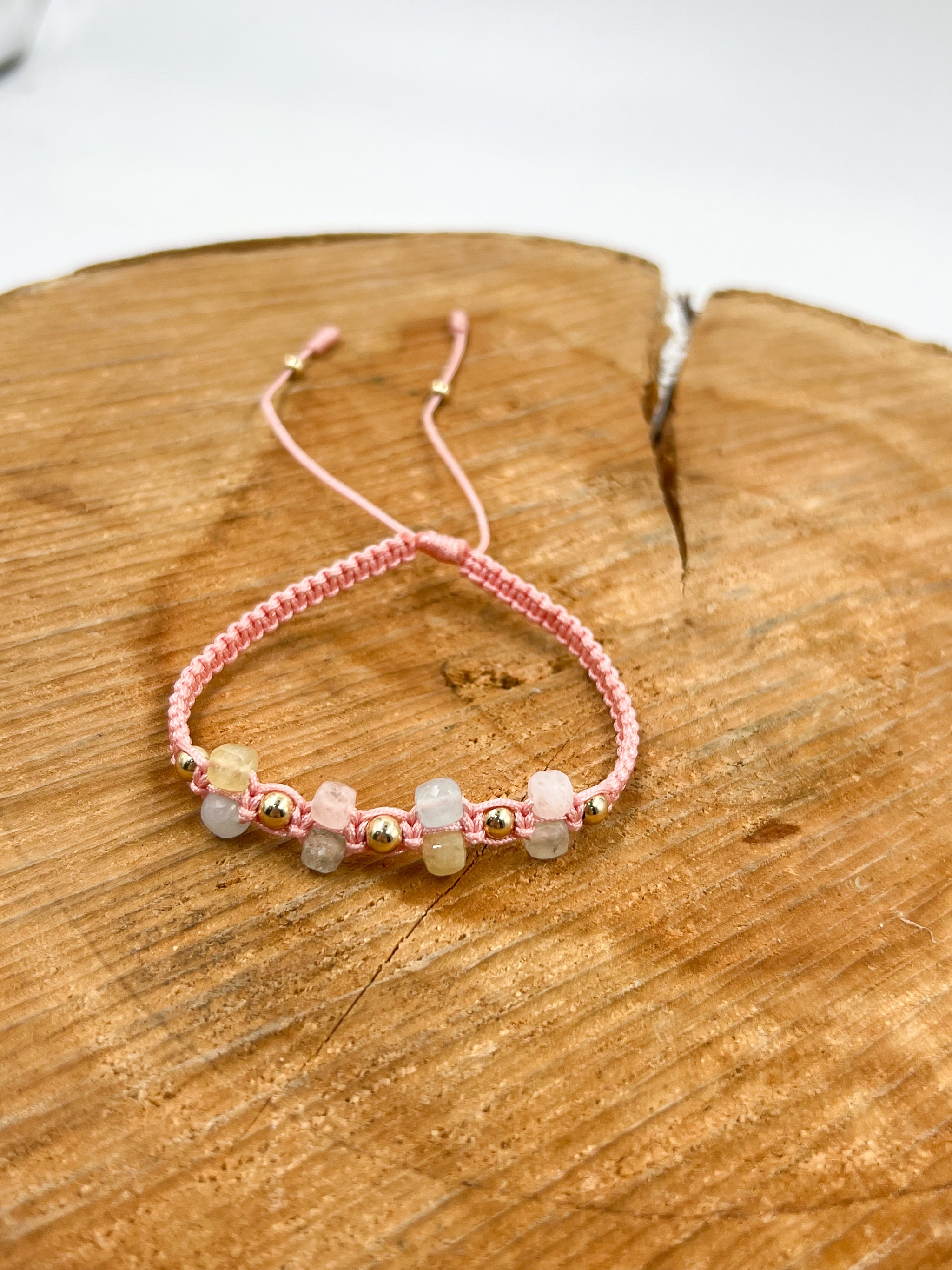PUL213 Pulsera con morganita y oro laminado 18k