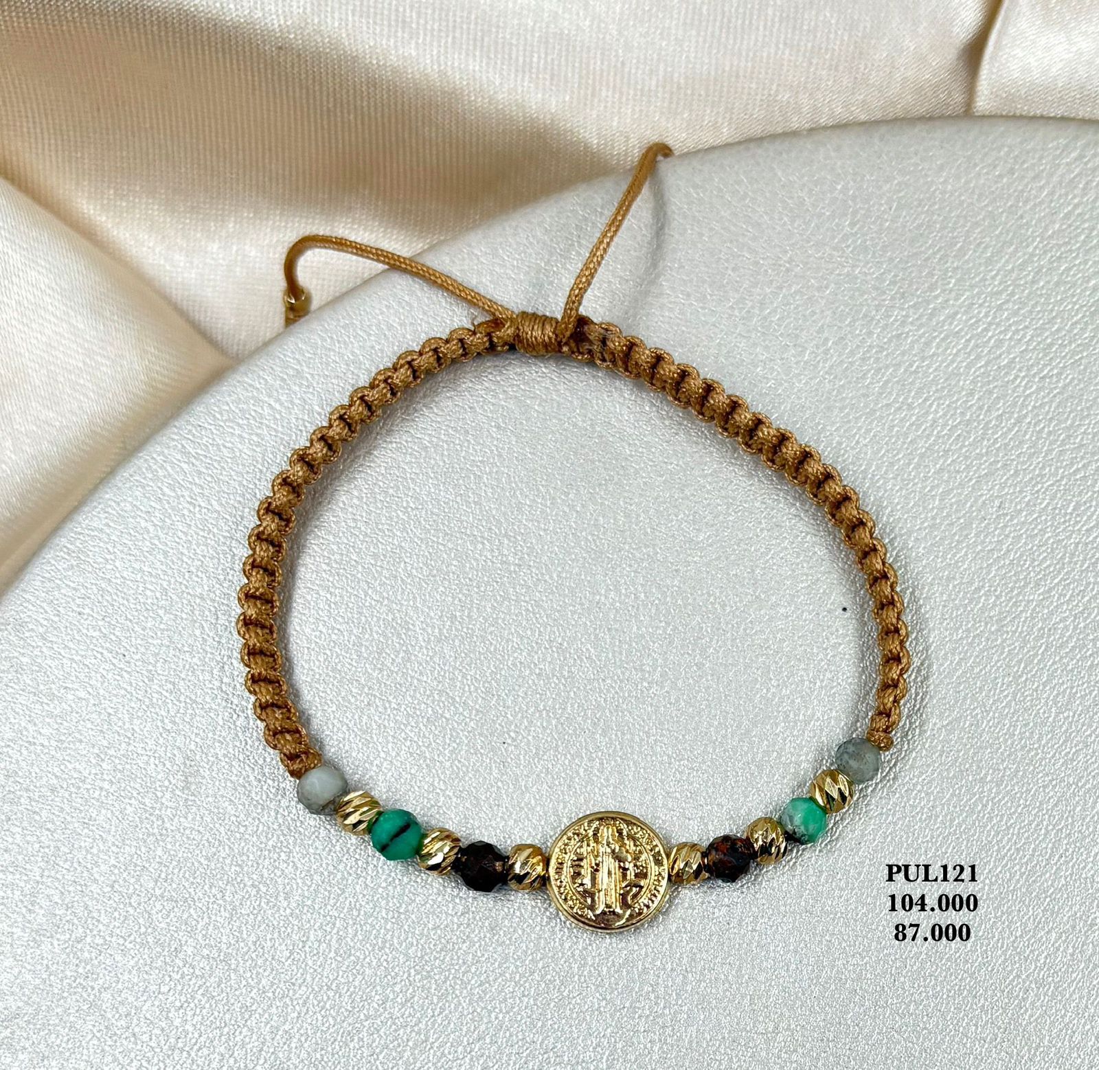 PUL121 Pulsera san Benito en oro laminado 18k.